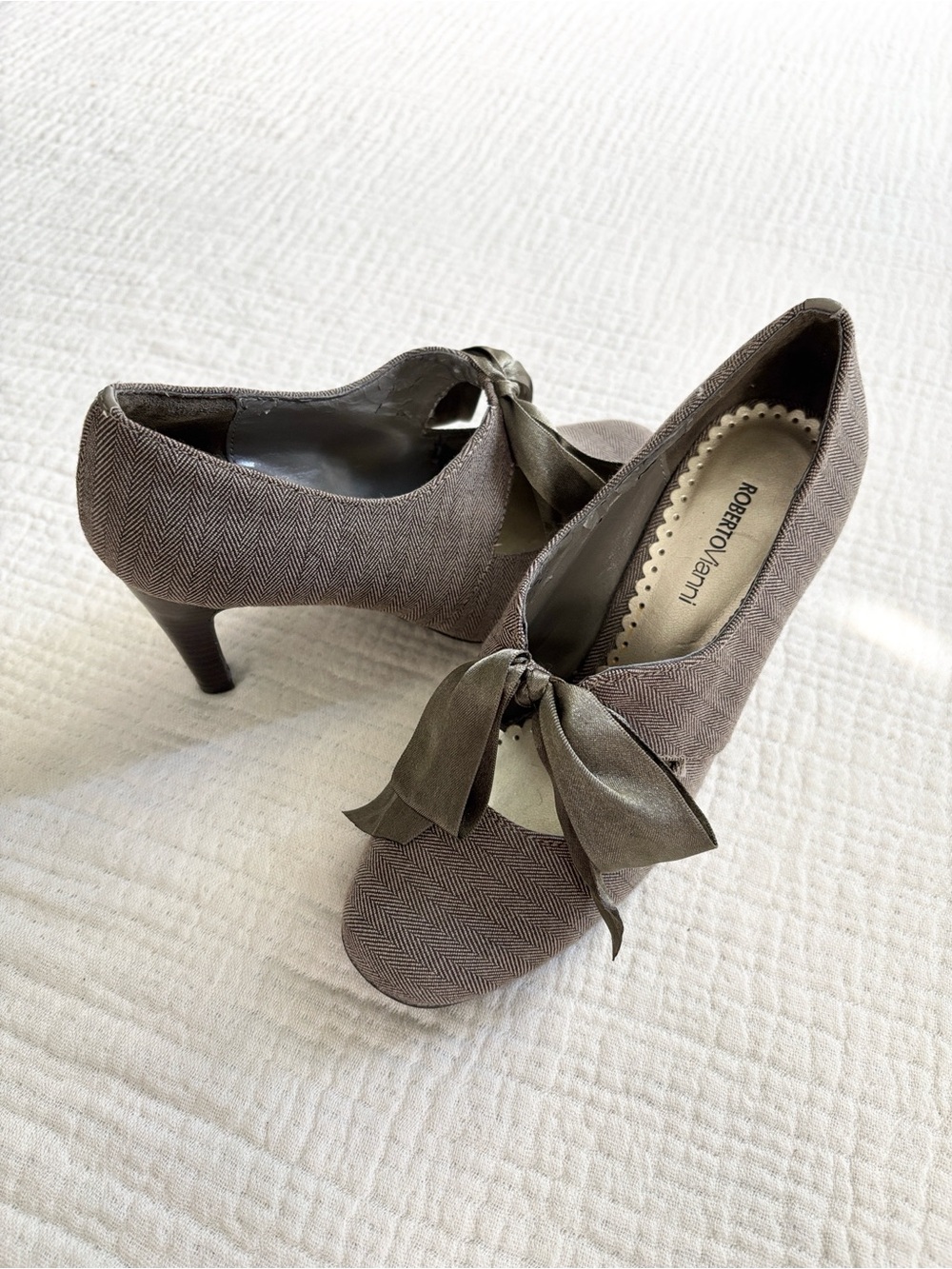 Roberto Vianni Herringbone Brown Bow Cutout Pumps Size 6 - Picture 7 of 12